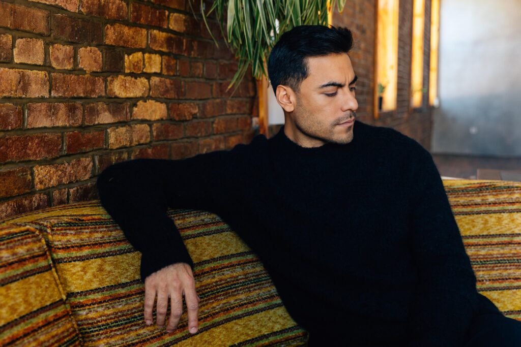 carlos rivera ahora quien lo hará en Crossing World Group