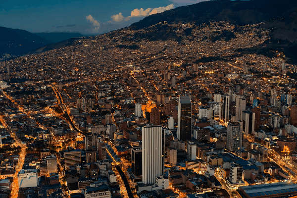 Alto costo de funerales en Colombia: ¿pagar con factura del agua?