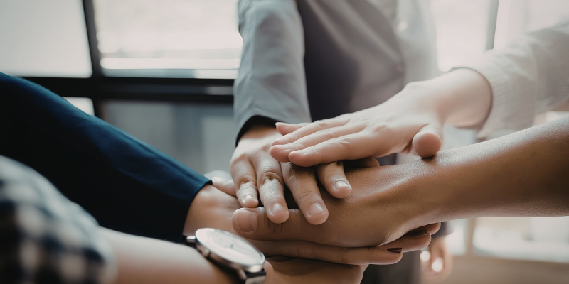 operador funerario internacional crossing world group