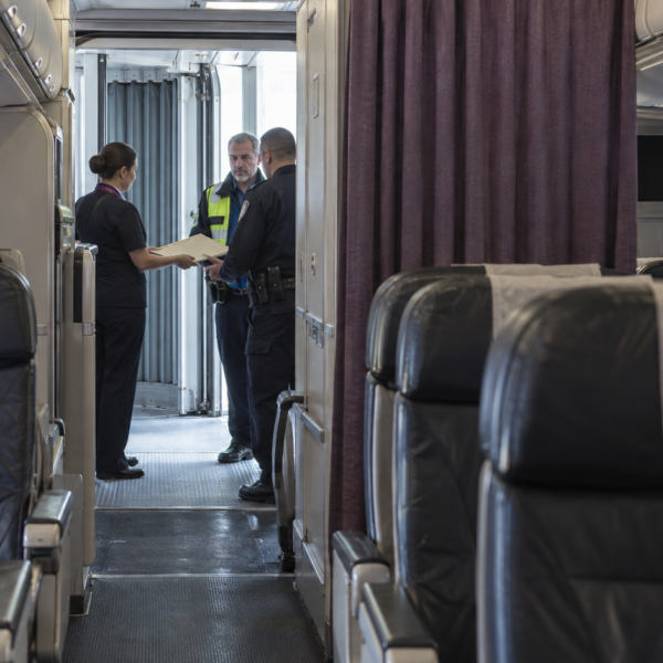 Fallecimiento en vuelo: derechos y cómo actuar en Crossing World Group